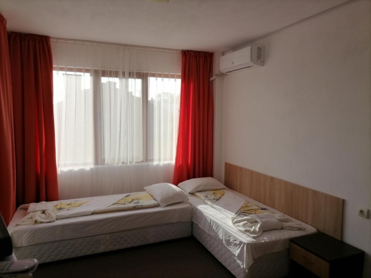 Ivet Guest House Обзор Экстерьер фото